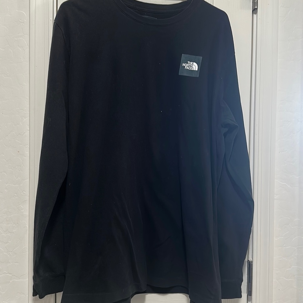 XL black northface shirt